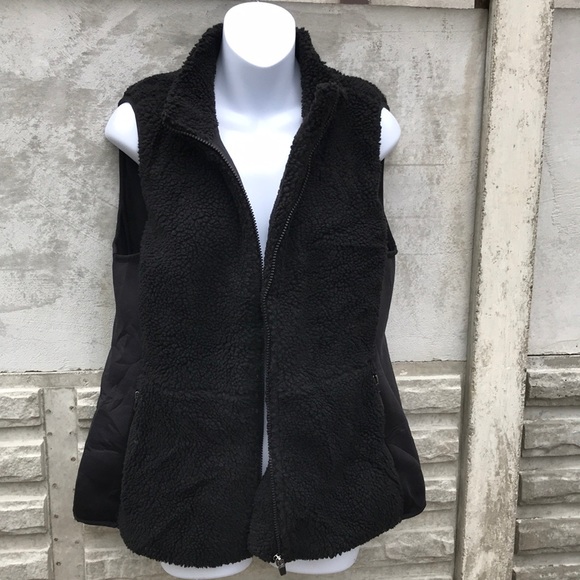 Fabletics Sedona Fleece Vest - Picture 8 of 10